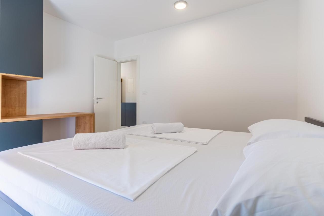 Blue Sorbeto Apartment Cres Bagian luar foto