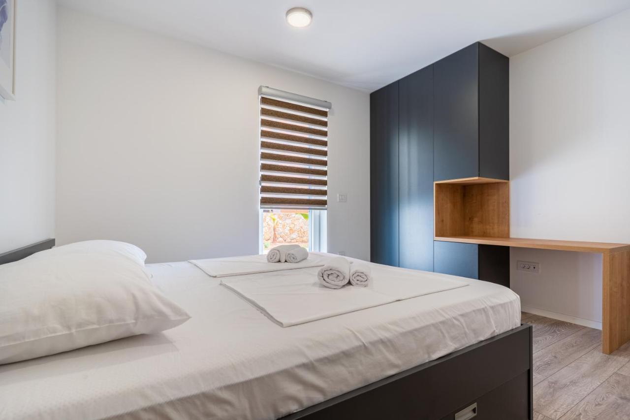Blue Sorbeto Apartment Cres Bagian luar foto