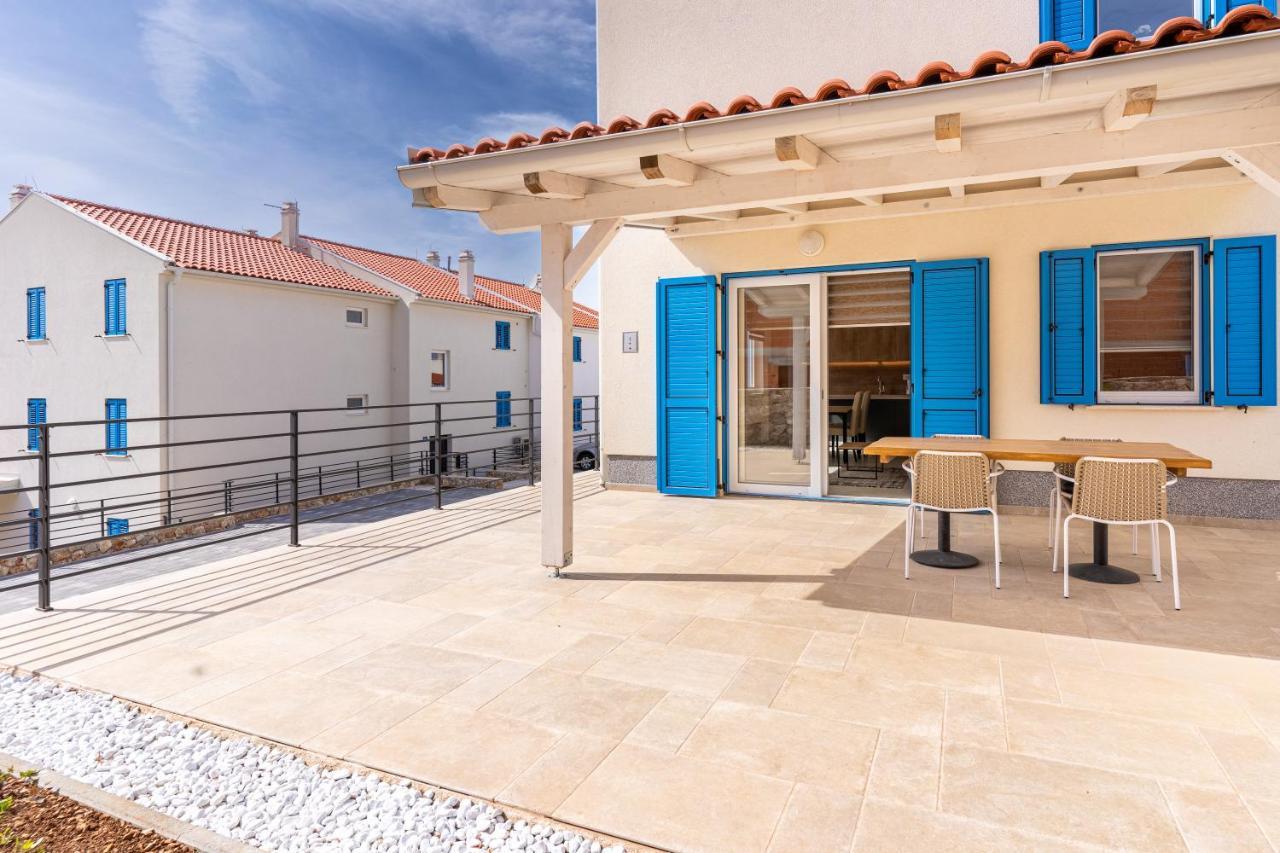 Blue Sorbeto Apartment Cres Bagian luar foto