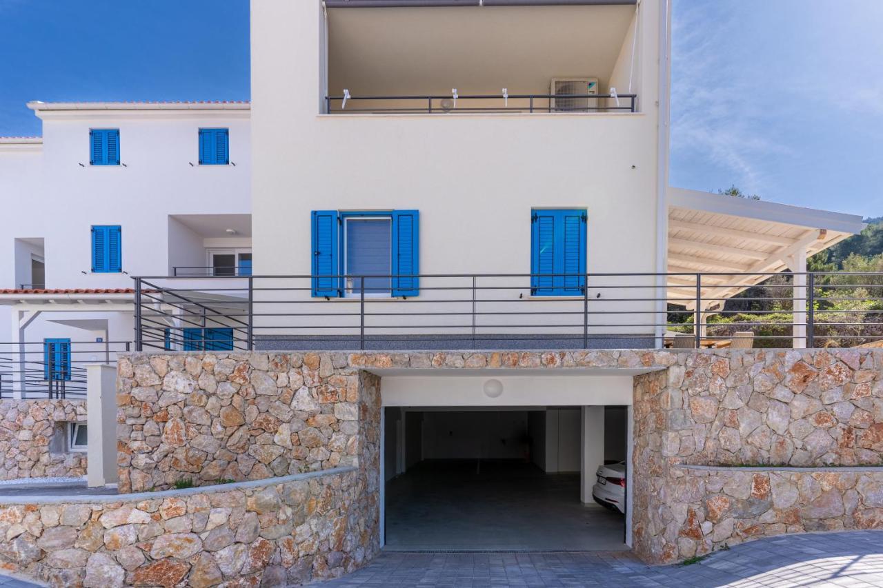 Blue Sorbeto Apartment Cres Bagian luar foto